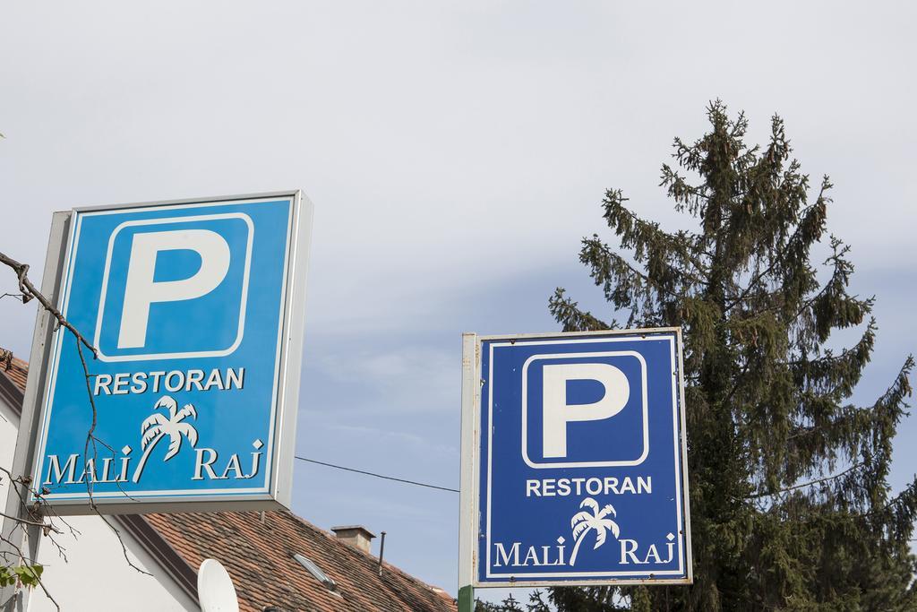 Villa Mali Raj Zagreb Bagian luar foto